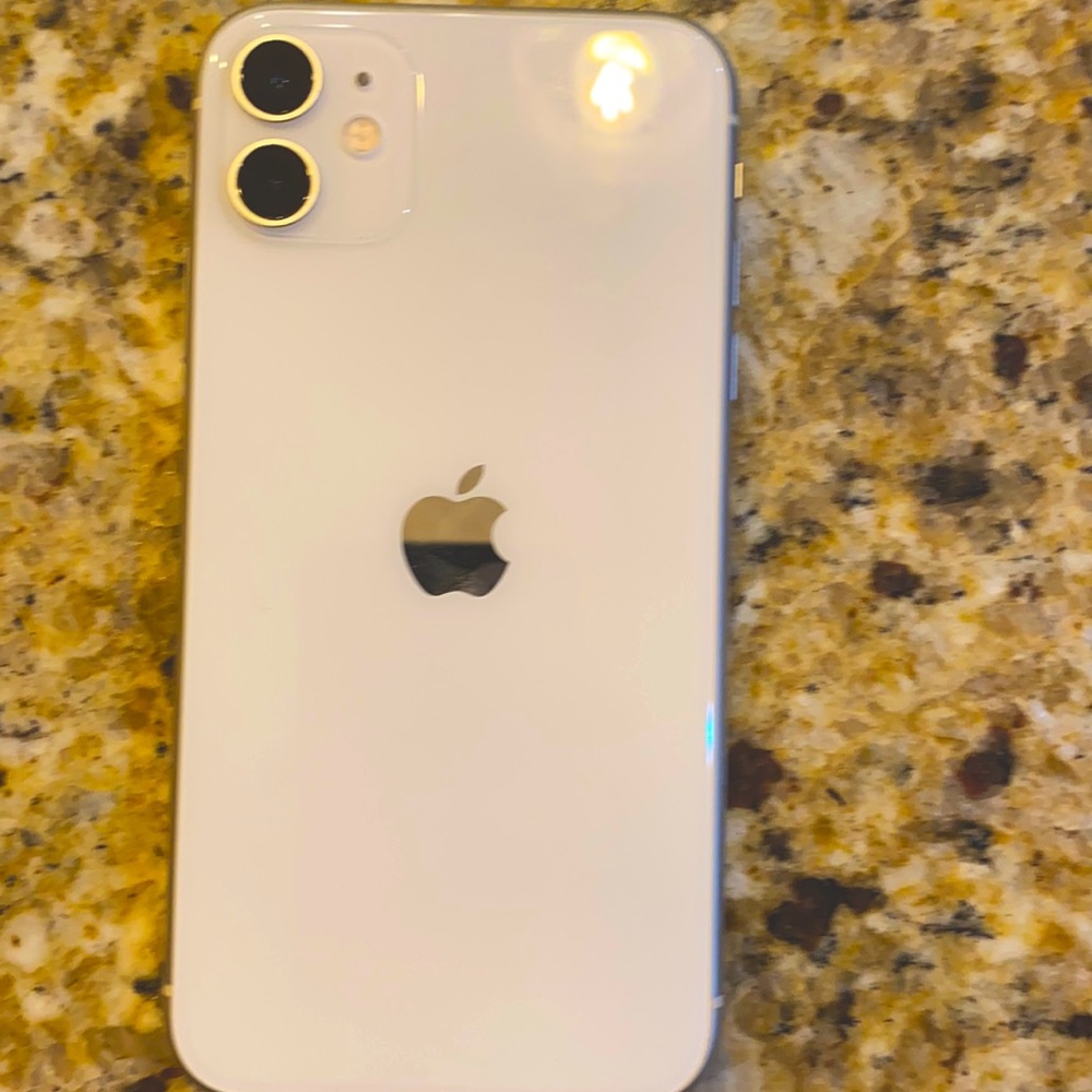 iPhone 11 64GB White